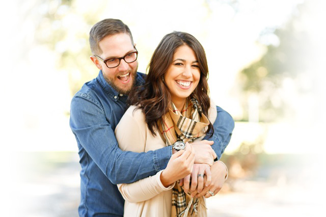 El "Tinder" cristiano 7 pareja cristiana feliz