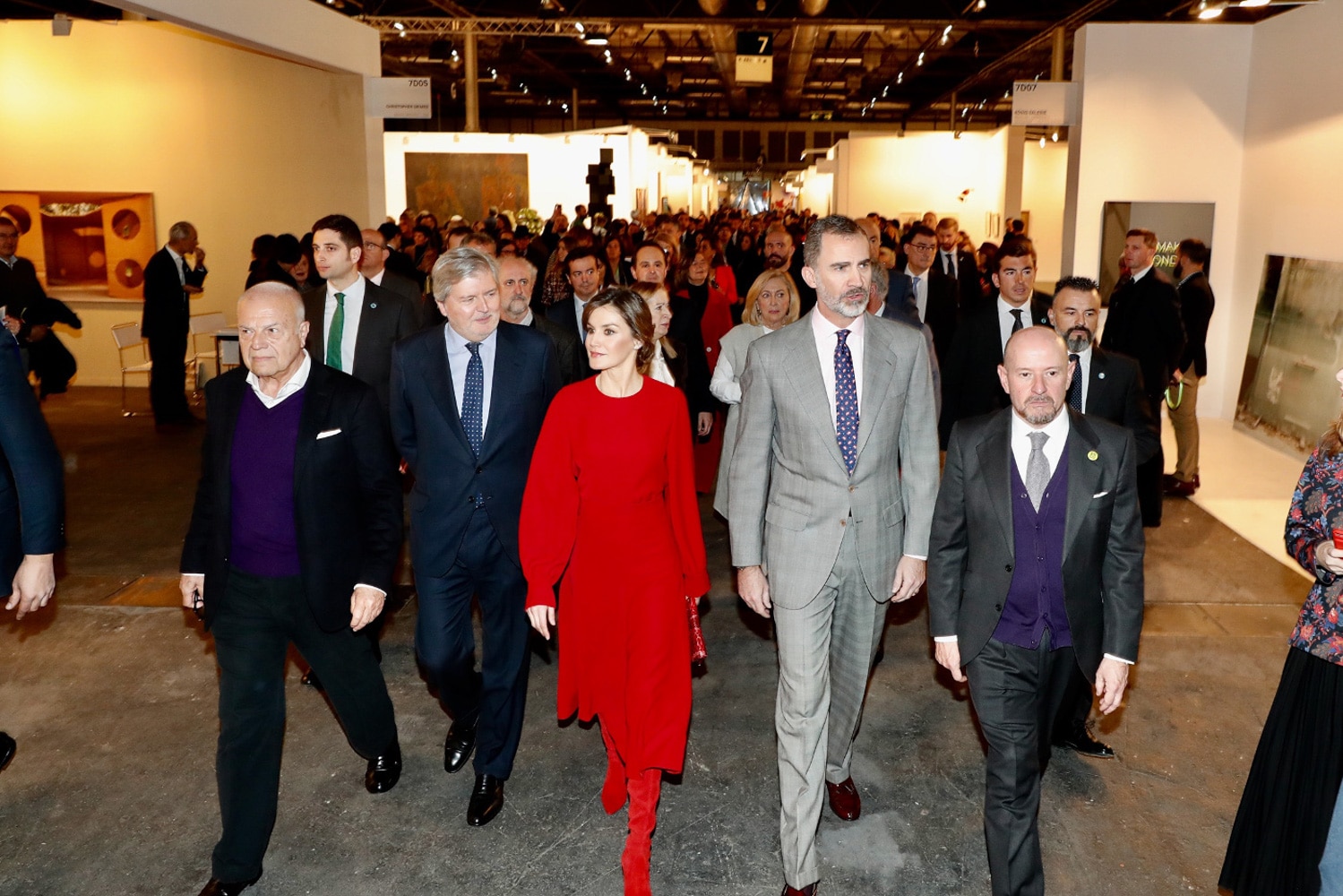 Todo el mundo coincide, Letizia espectacular de rojo 7 reyes arco 20180222 07