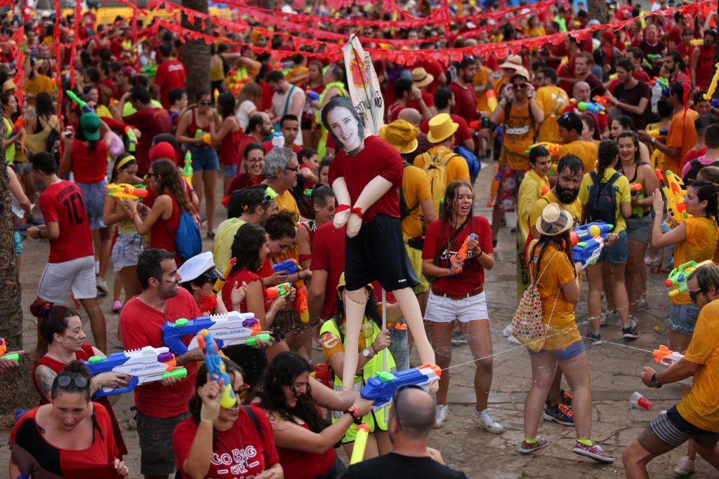 Batalla sin tregua entre Canamunt y Canavall 27 Batalla Canamunt i Canavall 150