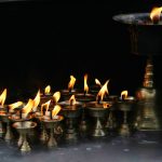 Nepal, grandeza vertical 19 43 Velas de mantequilla de Yak en templo budista