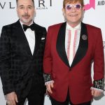 La alfombra roja de los Oscar 10 Elton John