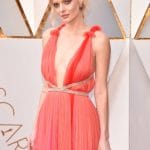La alfombra roja de los Oscar 36 Samara Weaving