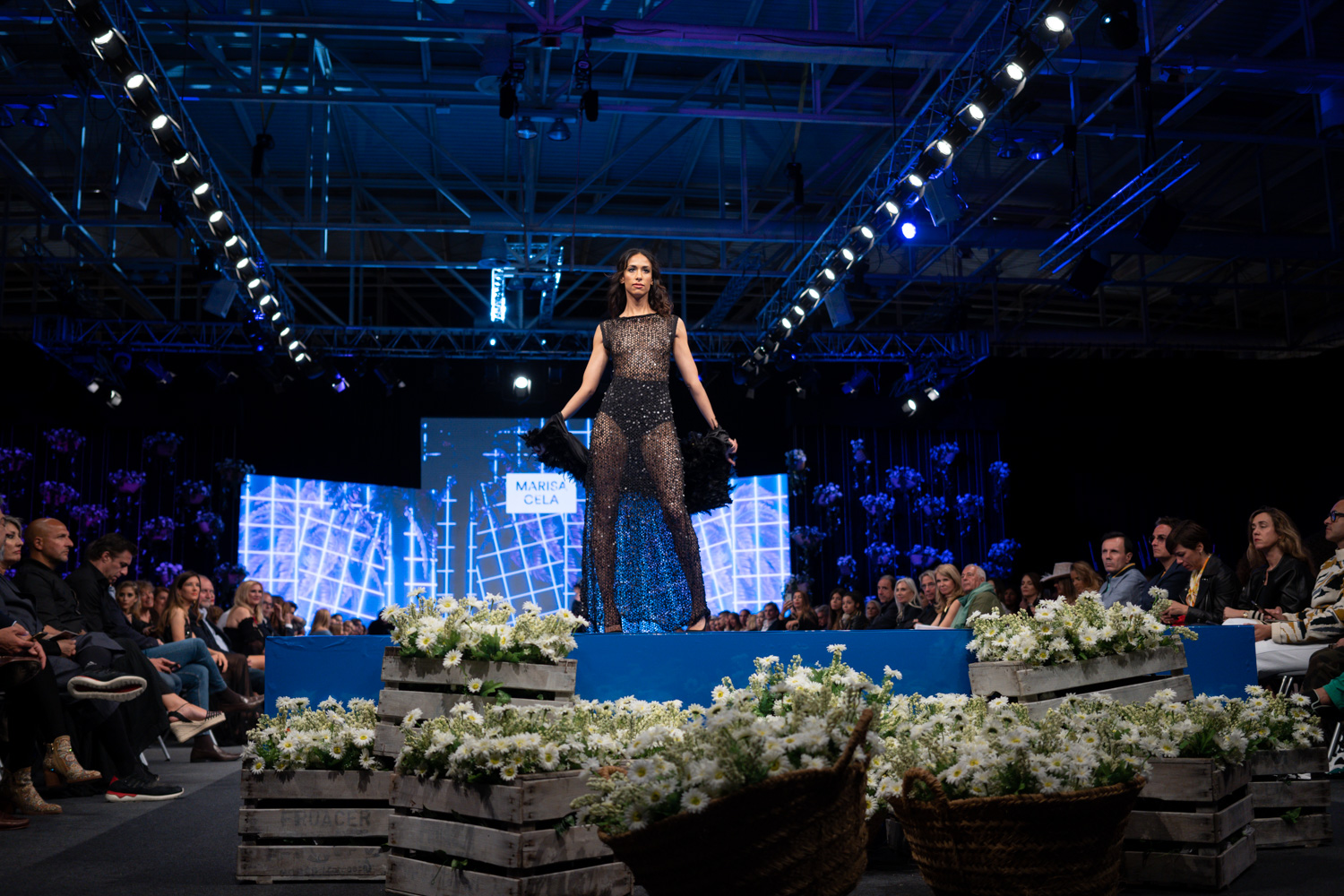 Moda Adlib Ibiza: el estilo blanco que nació libre y sigue marcando tendencia