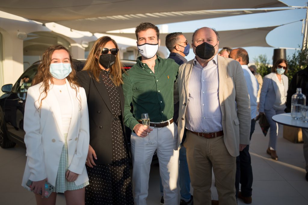 Mercedes Puro Beach 98