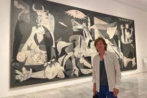 Mick Jagger con el Guernica