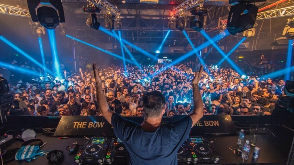 18 Sasha en Womb Tokyo