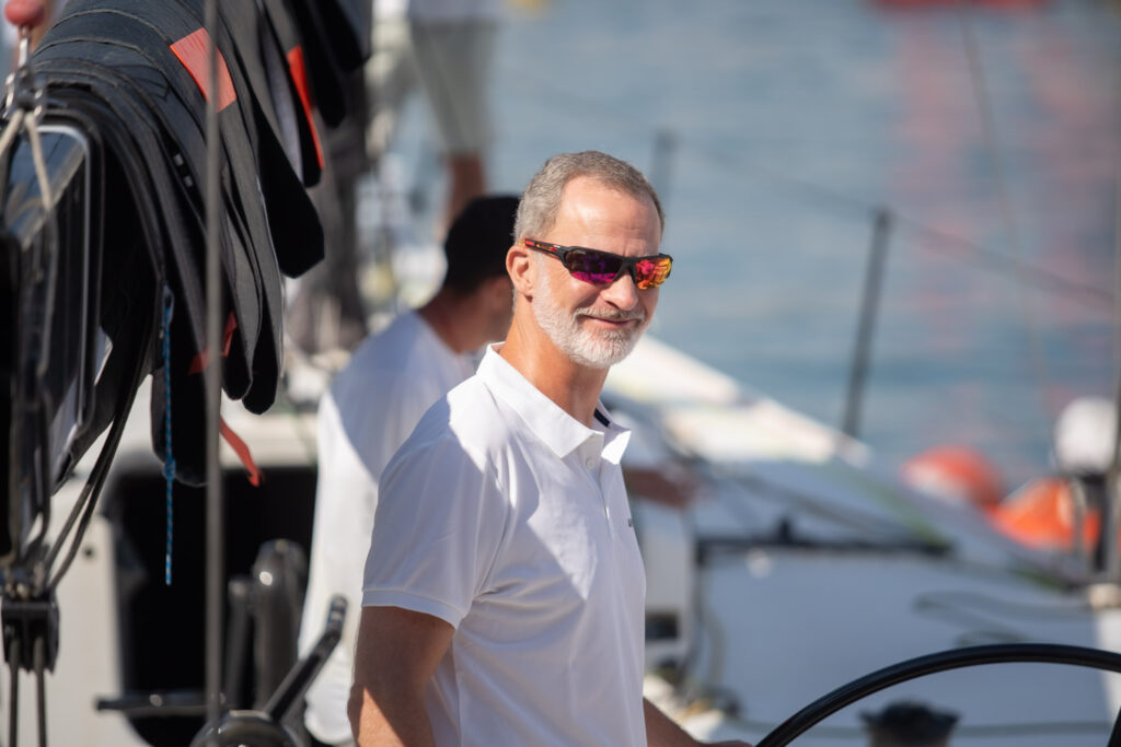 Los planes veraniegos de Felipe VI, Letizia y sus hijas en Mallorca 3 Copa del rey de Vela Felipe VI Embarca 22