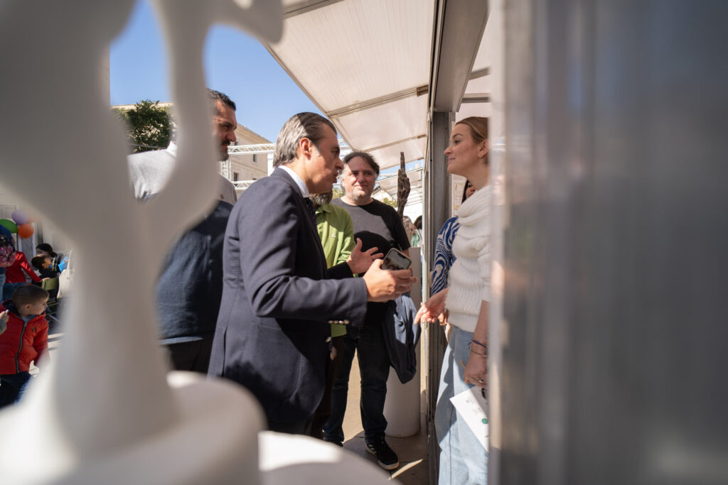 La presidenta del Govern se sumerge en la vitalidad de los mercadillos tradicionales de Palma 7 Mercadillo Dia de les Illes Balears 207