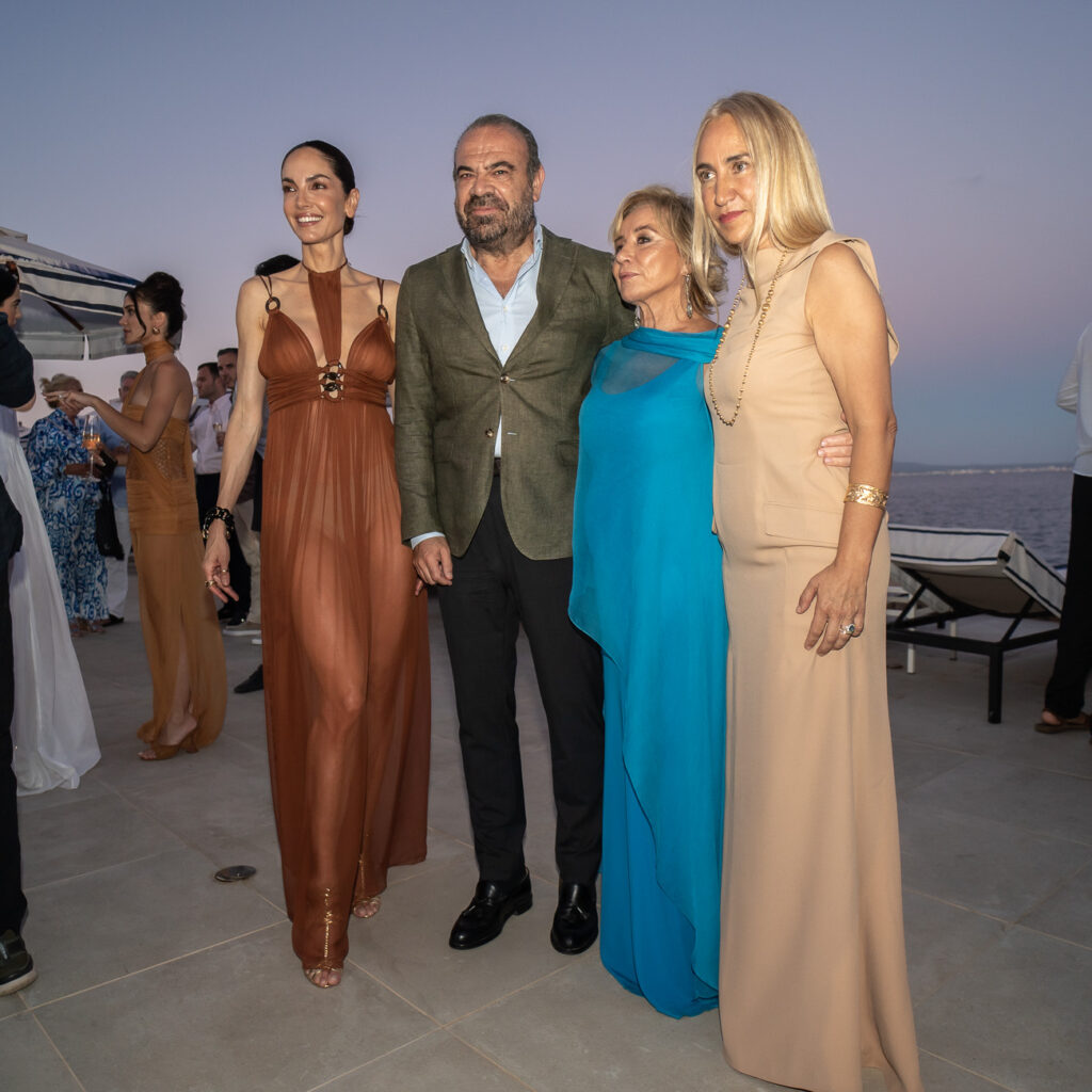 Inauguracion de Bombon by Alberta Ferretti 235