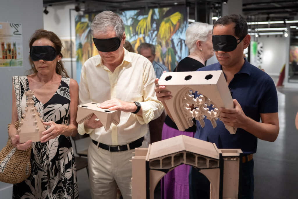 UNED Baleares y URV organizan taller de arquitectura a personas con discapacidad visual 85