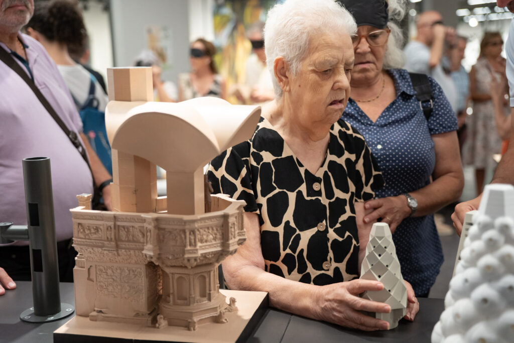 UNED Baleares y URV organizan taller de arquitectura a personas con discapacidad visual 80