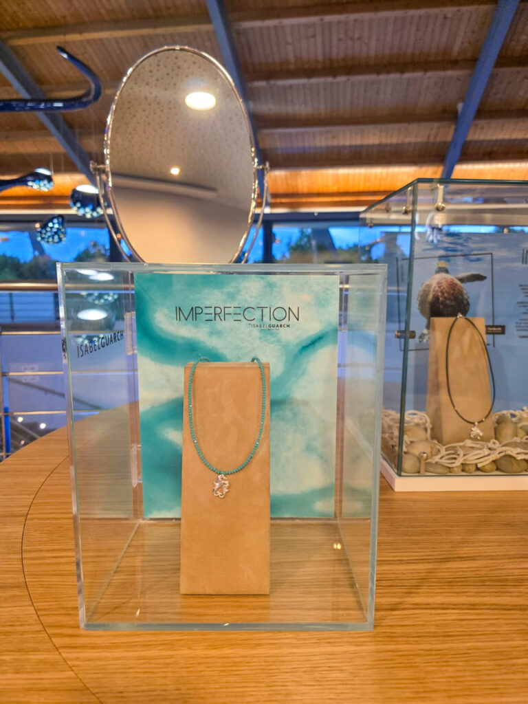 Isabel Guarch presenta el colgante Cavallets de Mar Balears 4