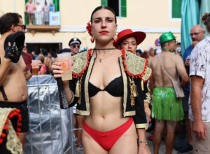 Correguda en Roba Interior 67