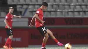 javier olaizola debut rcd mallorca e1761772582993