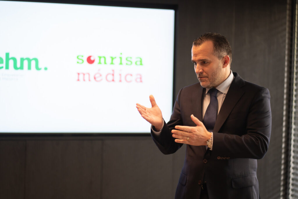 El gesto más grande del turismo balear: 100.000 € para llenar hospitales de sonrisas 2 Copa de navidad de la FEHM 56