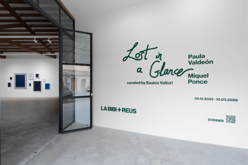 Lost in a Glance 3 Lost in a Glance