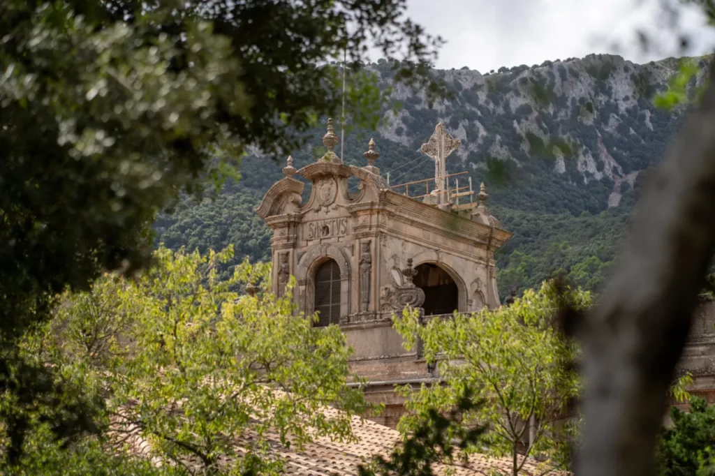 Vista de un refugio de montaña en la Serra de Tramuntana, Mallorca.