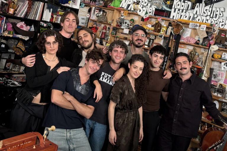 Guitarricadelafuente y su banda en el Tiny Desk Concert de NPR