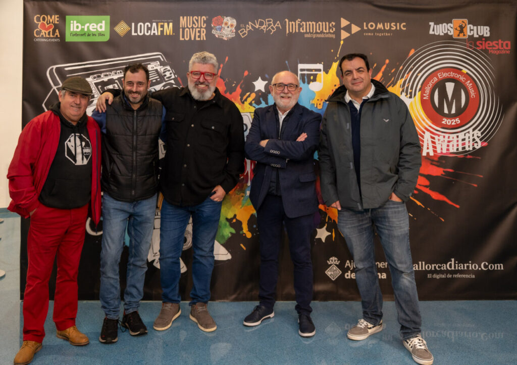 Grupo de personas en la Gala de los Premios MEM 2025