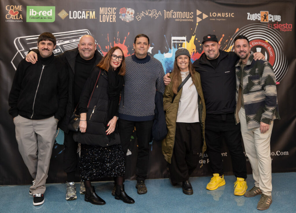 Grupo de personas posando en la Gala MEM Awards