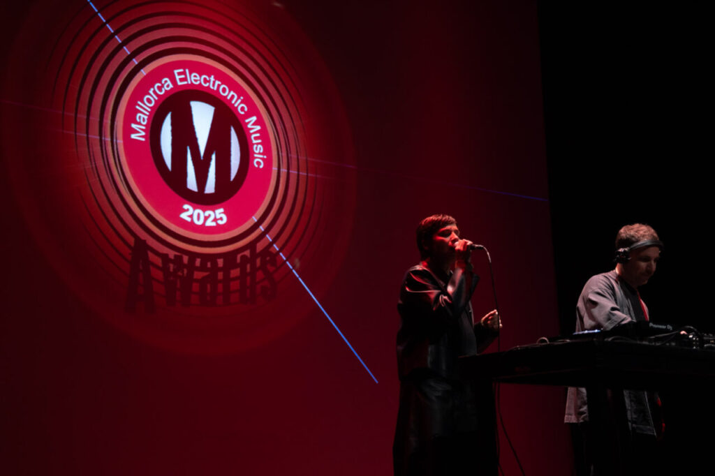 Actuación en la Gala de los Premios MEM 2025 en Mallorca.
