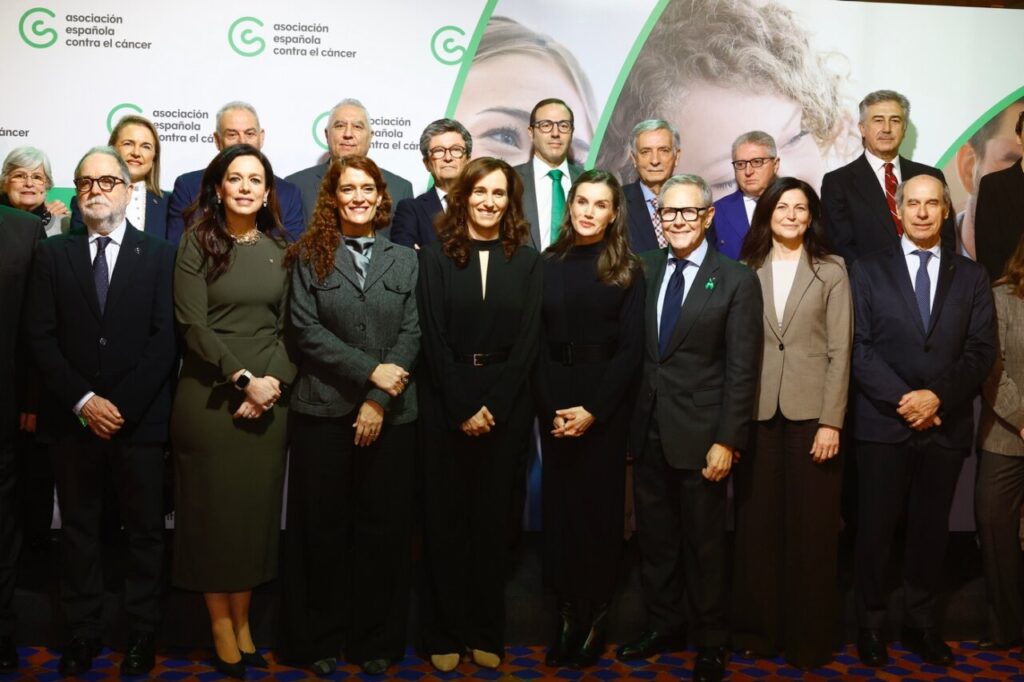 Letizia en el Día Mundial contra el Cáncer con varios asistentes en Madrid
