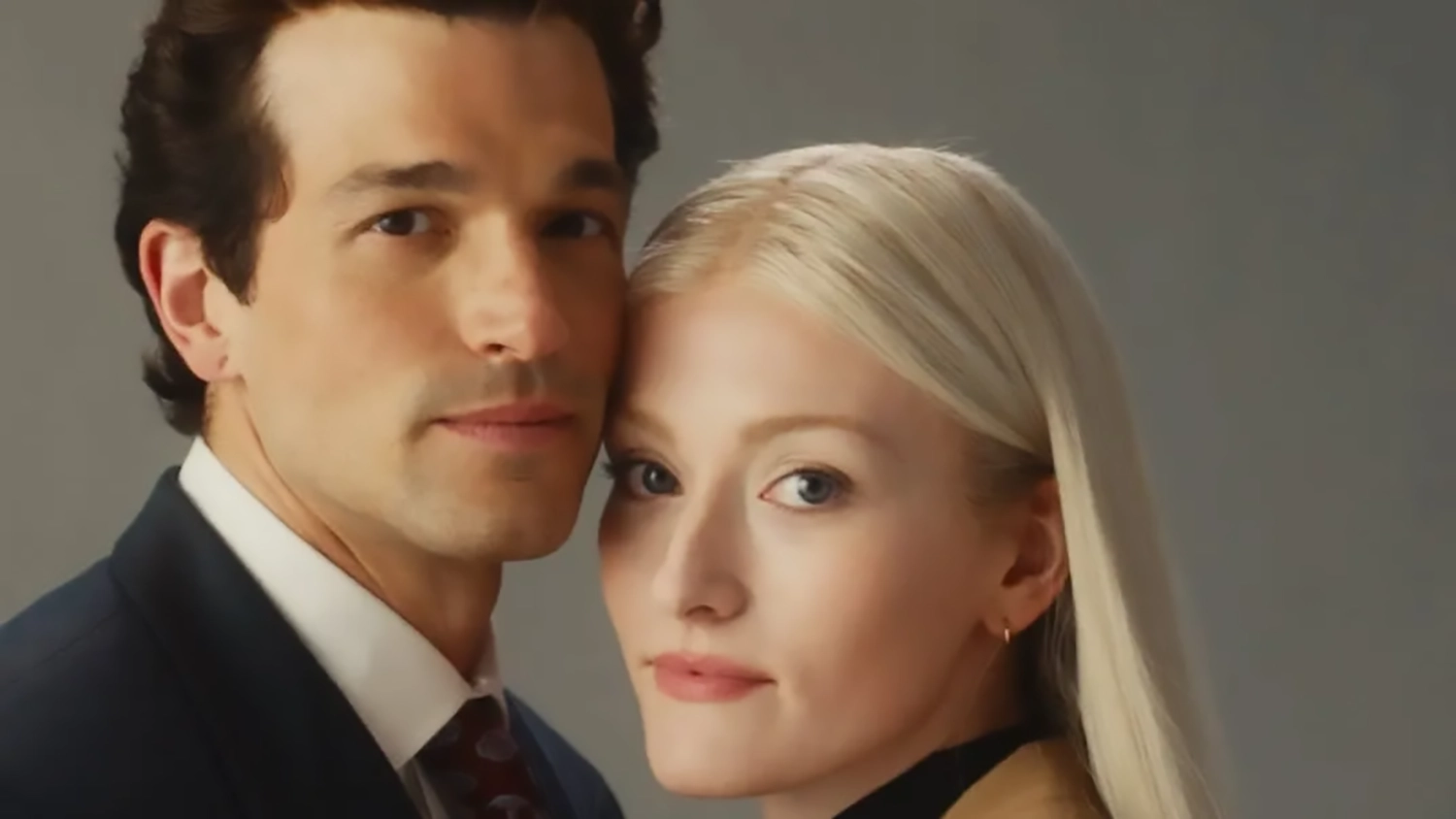 Retrato de una pareja en American Love Story, serie sobre JFK Jr. y Carolyn Bessette.