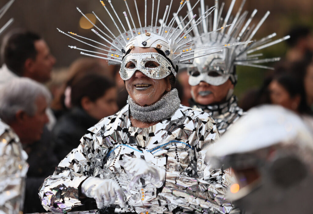 Sa Rua 2026 desborda el centro de Palma con una participación récord de carrozas y comparsas 16 Participantes del Carnaval de Palma 2026 con disfraces brillantes y creativos.