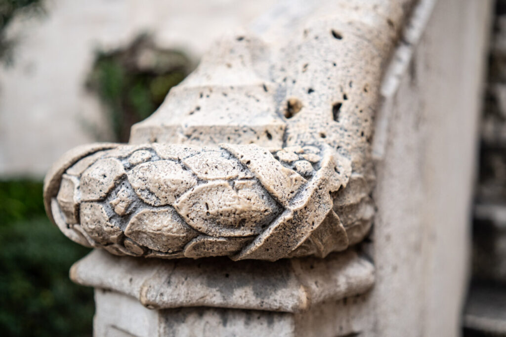 La Lonja de la Seda de Valencia no es “una copia”: es una respuesta (más ambiciosa) a la Lonja de Palma 5 Detalle de la ornamentación en la Lonja de la Seda de Valencia