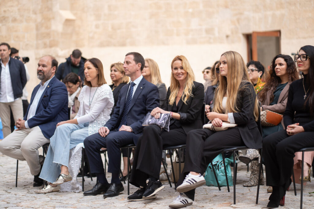 Asistentes a un evento de moda en Mallorca con Carolina Cerezuela
