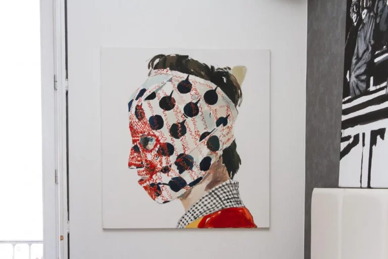 Pintura del artista FOD en la exposición en Centrocentro, Madrid.