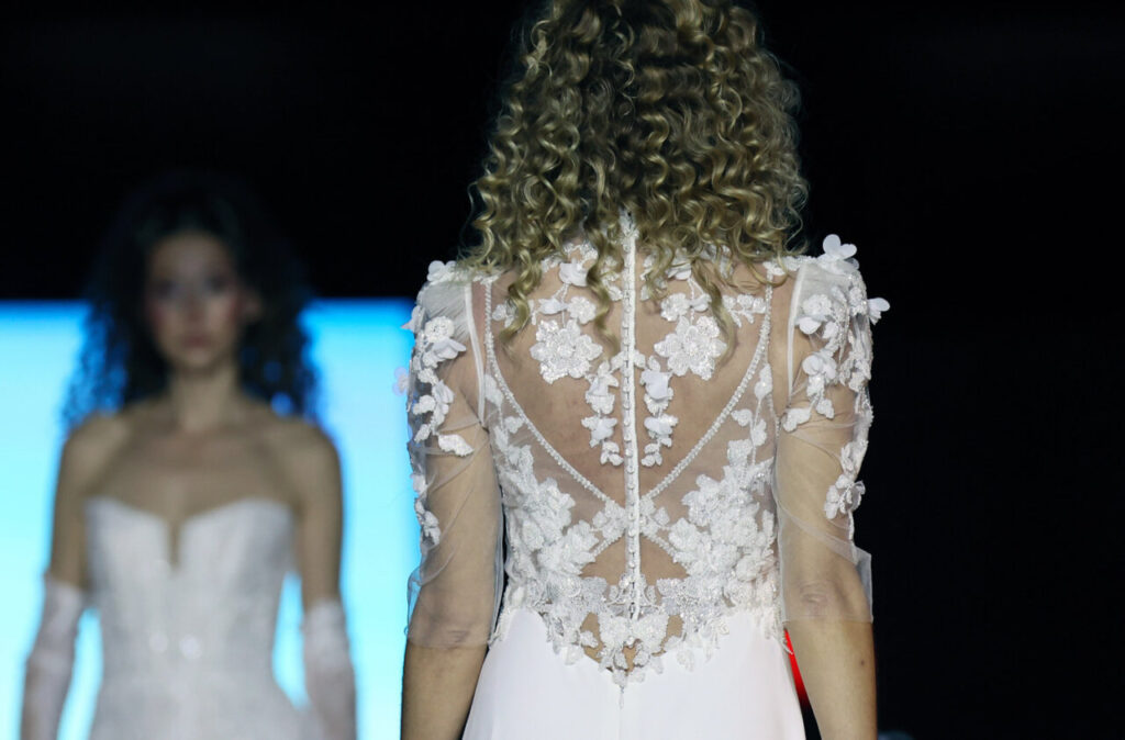 Modelo con vestido de novia en el desfile de Mallorca Dream Days