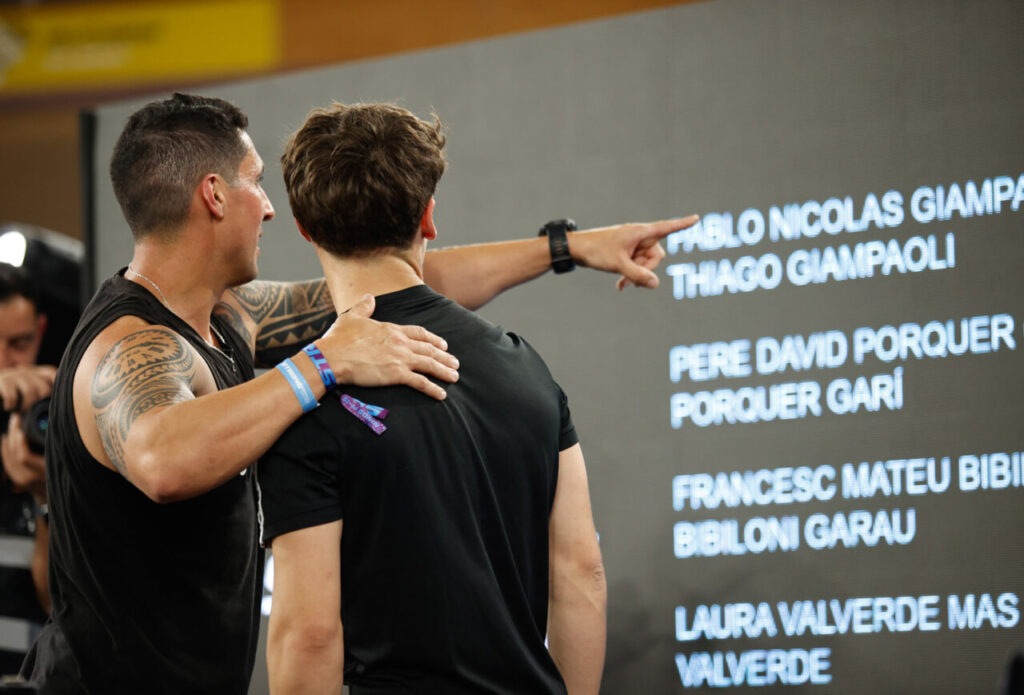 Atletas en la Strong Race 2026 en el Velòdrom Illes Balears