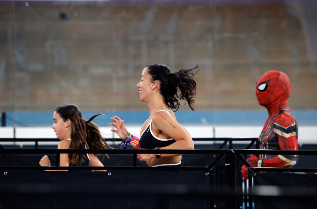 Atletas corriendo en la Strong Race 2026 en Palma, España.