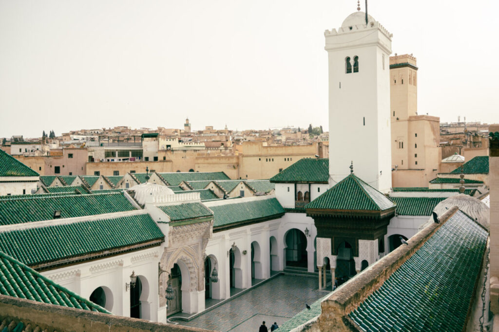 De Mallorca al mundo: los mejores vuelos directos desde Son Sant Joan para escapar un fin de semana 1 Vista de los techos verdes de Fez en Marruecos