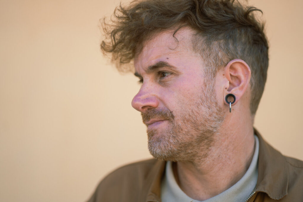 Retrato de Andrés Boned Andreu, propietario de Groovy Riddim Records.