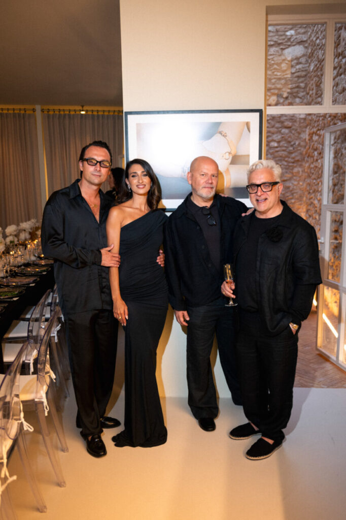 La inauguración de The Curated House: Una experiencia estética única en Ses Salines 13 Cuatro personas posando en un evento de moda en Ibiza