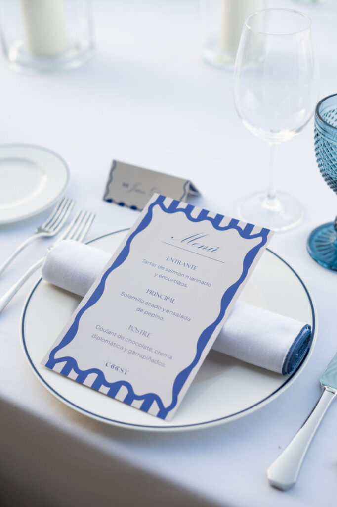 Cuando la moda se sentó frente al mar 4 Menú de una cena elegante en The Curated House con platos gourmet.