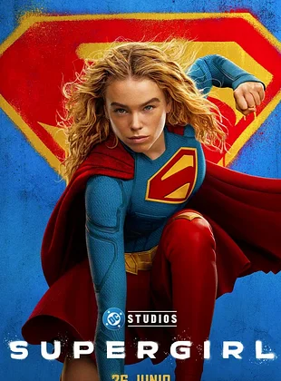 Supergirl en su traje icónico con capa roja y símbolo en el pecho