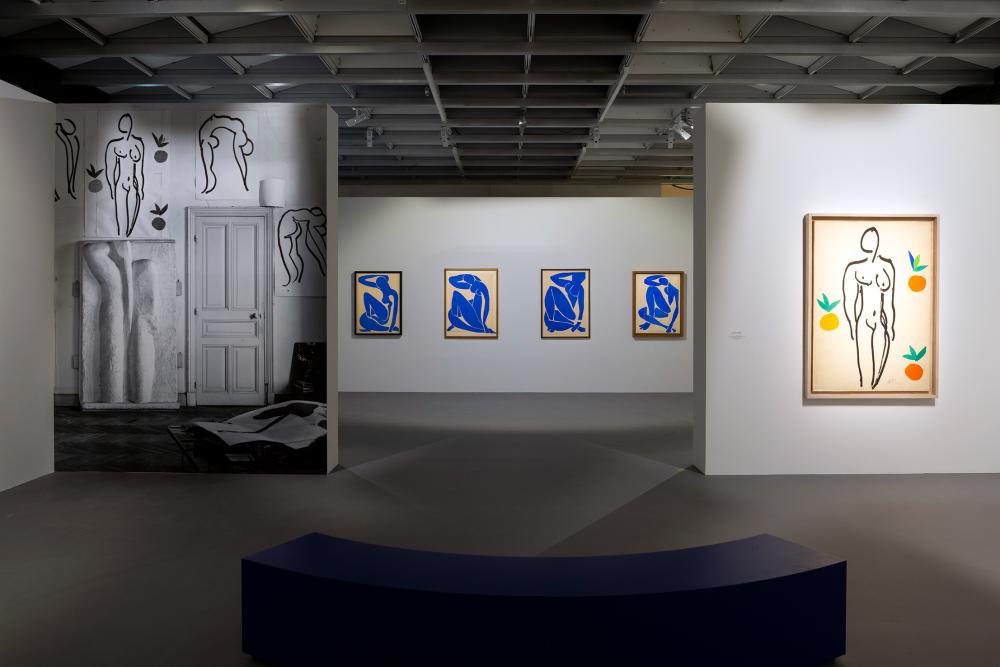 Vista de una exposición de arte con obras de Matisse en Villa Panza