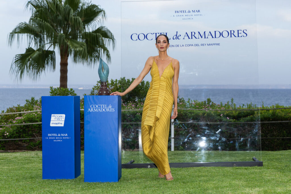 Evento inaugural de la Copa del Rey Mapfre en el Hotel de Mar con decoración elegante.