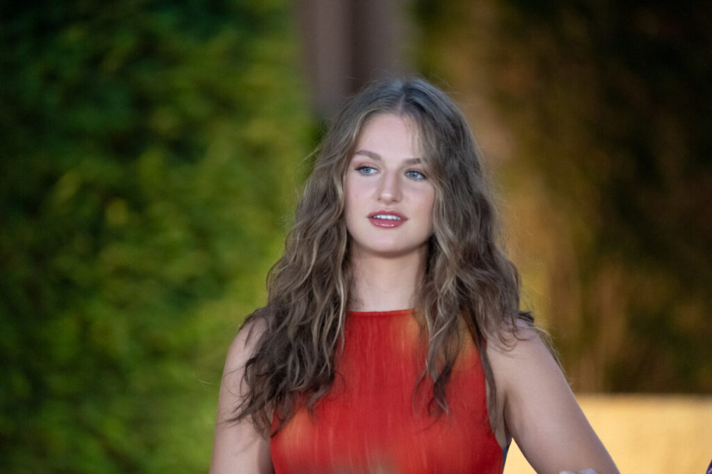 La infanta Sofía en los jardines de Marivent durante un evento oficial
