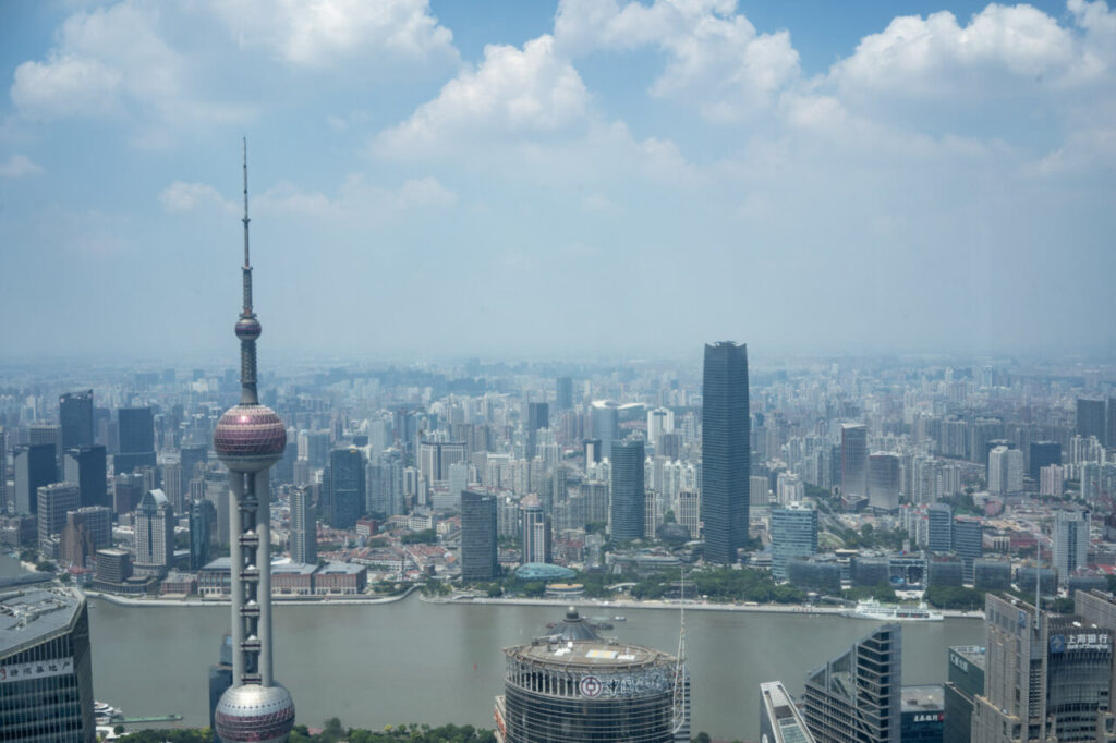 El skyline de Shanghái explicado desde arriba: qué torre subir y cuál saltarse 3 Panorámica de la ciudad de Shanghai con la Torre Perla Oriental